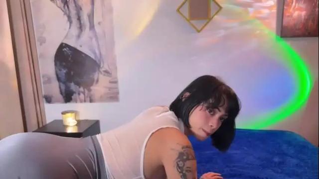 Image 3 of larissa_baker Stream on Chaturbate on 1 month ago