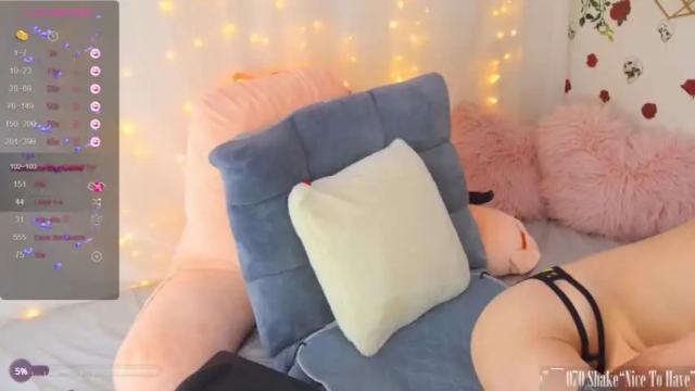 Image 4 of larouxxxx Stream on Chaturbate on 18 months ago