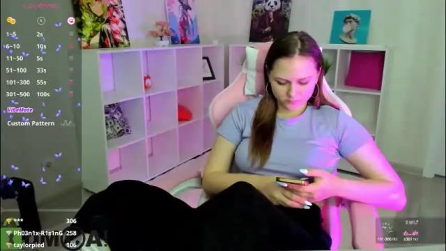 Image 10 of lasly_fox Stream on Chaturbate on 28 days ago