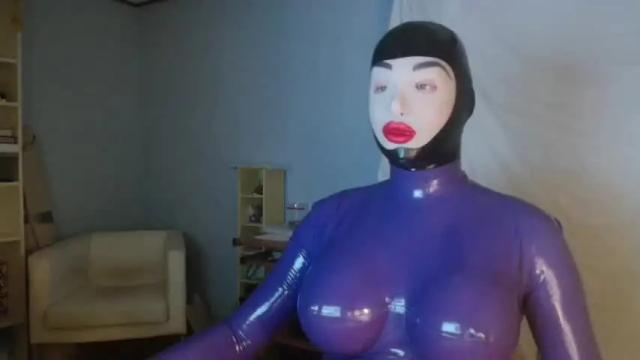 Image 6 of latex_doll_iris Stream on Chaturbate on 16 months ago