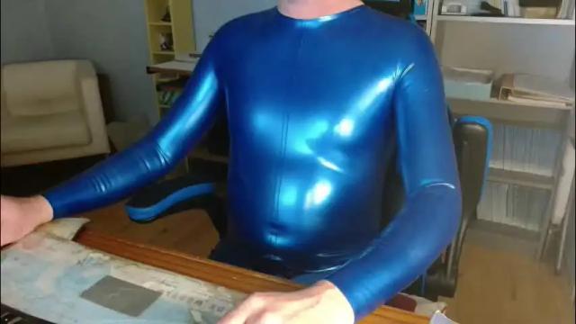 Image 3 of latex_doll_iris Stream on Chaturbate on 12 days ago