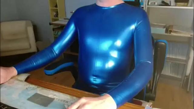 Image 6 of latex_doll_iris Stream on Chaturbate on 12 days ago