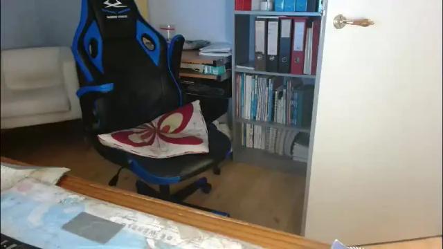 Image 7 of latex_doll_iris Stream on Chaturbate on 12 days ago