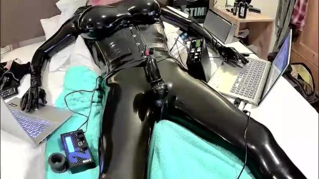 Image 12 of latexestim Stream on Chaturbate on 2 months ago
