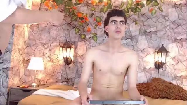 Image 8 of latin_whites Stream on Chaturbate on 15 months ago