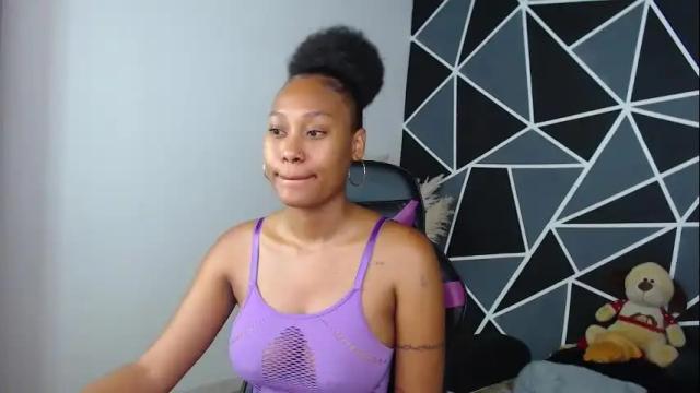 Image 8 of latina_hornyparadise Stream on Chaturbate on 1 day ago