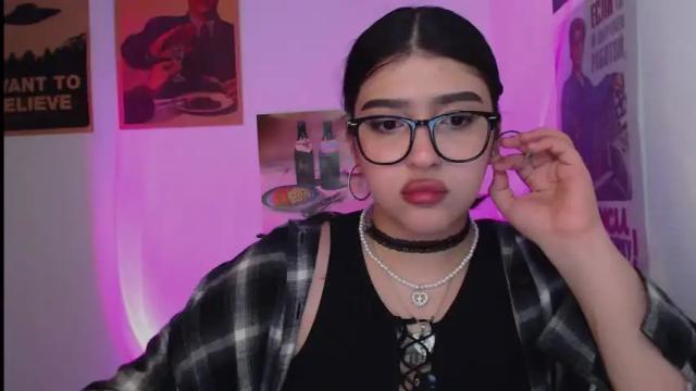 Image 6 of latina_mia Stream on Chaturbate on 14 months ago