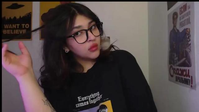 Image 4 of latina_mia Stream on Chaturbate on 14 months ago