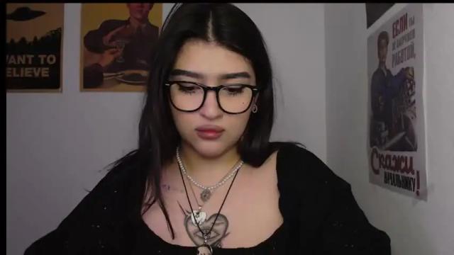 Image 2 of latina_mia Stream on Chaturbate on 13 months ago