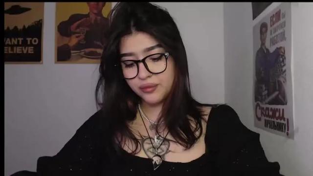 Image 6 of latina_mia Stream on Chaturbate on 13 months ago