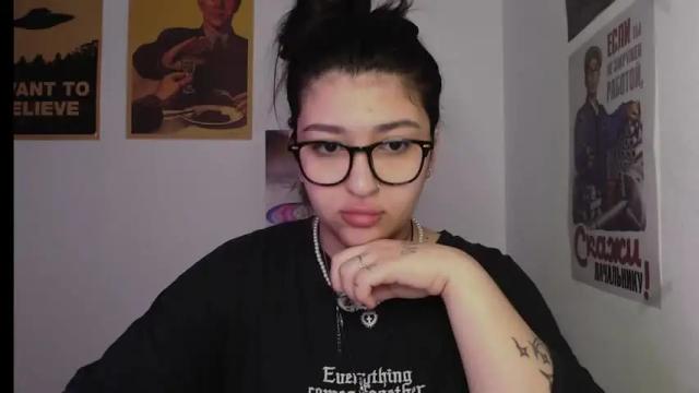 Image 2 of latina_mia Stream on Chaturbate on 13 months ago