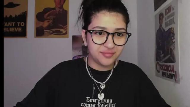Image 3 of latina_mia Stream on Chaturbate on 13 months ago