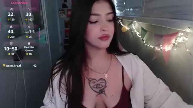 Image 11 of latina_mia Stream on Chaturbate on 4 months ago