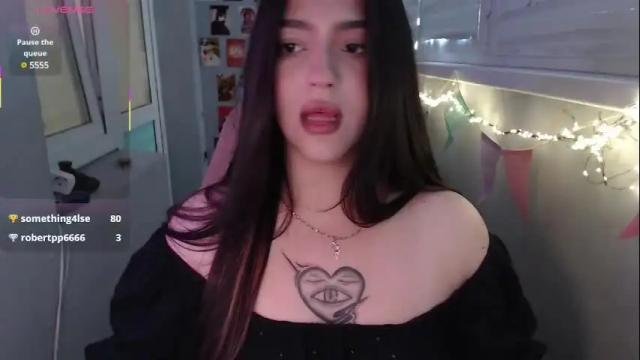 Image 2 of latina_mia Stream on Chaturbate on 4 months ago