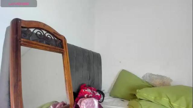 Image 12 of latinaastepmomm Stream on Chaturbate on 1 month ago