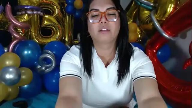 Image 3 of latinaflower_ts Stream on Chaturbate on 1 month ago