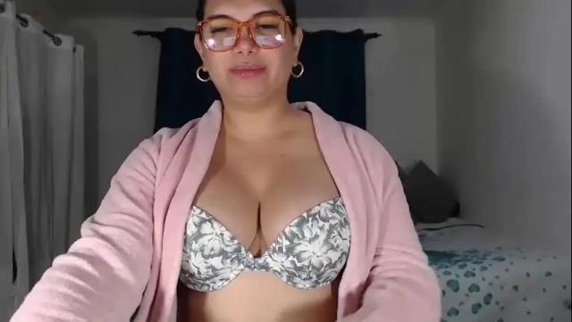 Image 2 of latinaflower_ts Stream on Chaturbate on 1 month ago