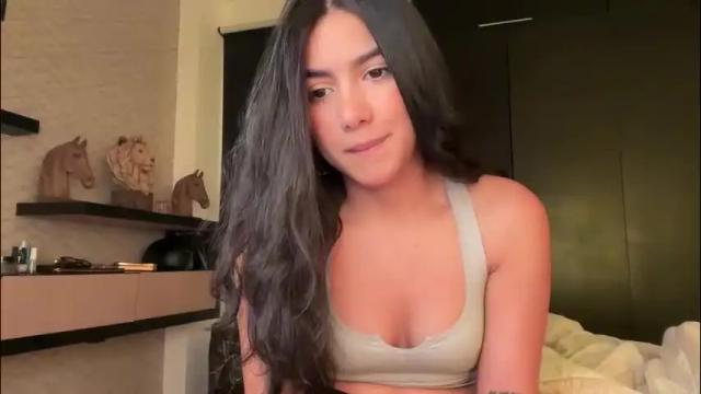 Image 3 of latinella Stream on Chaturbate on 1 month ago