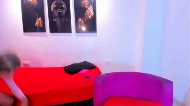 Image 2 of latinmia23hot Stream on Chaturbate on 29 days ago