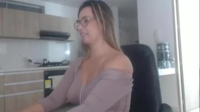 Image 8 of latinpaprika Stream on Chaturbate on 24 days ago