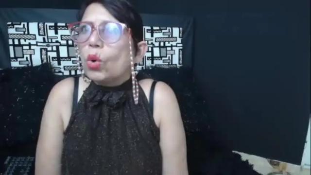 Image 12 of latinsexymature Stream on Chaturbate on 12 months ago