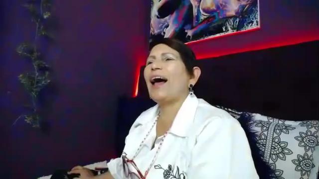 Image 4 of latinsexymature Stream on Chaturbate on 12 months ago
