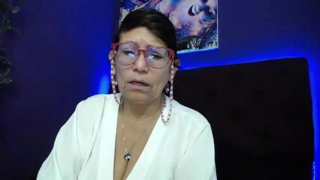 Image 3 of latinsexymature Stream on Chaturbate on 12 months ago