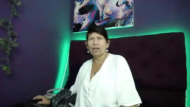 Thumbnail 2, latinsexymature's Stream at Chaturbate, 12 months ago