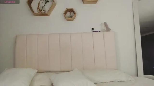 Image 12 of laugreen Stream on Chaturbate on 18 months ago