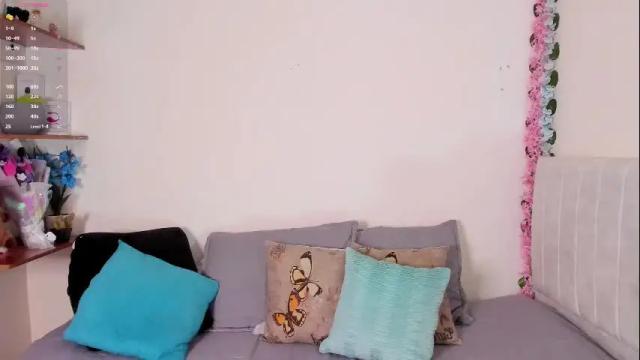 Image 4 of laura1__ Stream on Chaturbate on 2 months ago