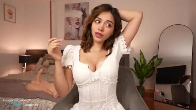 Image 2 of laura3_3 Stream on Chaturbate on 16 months ago