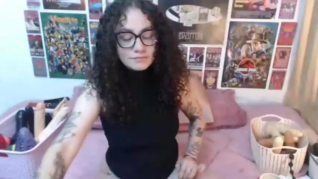 Image 4 of laura_anal_ Stream on Chaturbate on 6 months ago