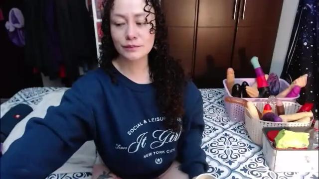 Image 2 of laura_anal_ Stream on Chaturbate on 1 month ago