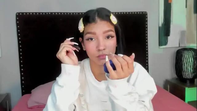 Image 8 of laura_aristizabal_19 Stream on Chaturbate on 4 days ago