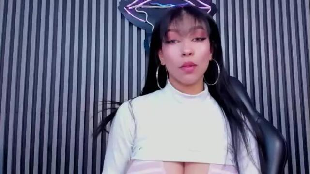 Image 12 of laura_aristizabal_19 Stream on Chaturbate on 1 month ago