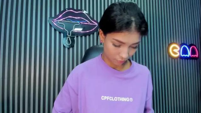 Image 6 of laura_aristizabal_19 Stream on Chaturbate on 1 month ago