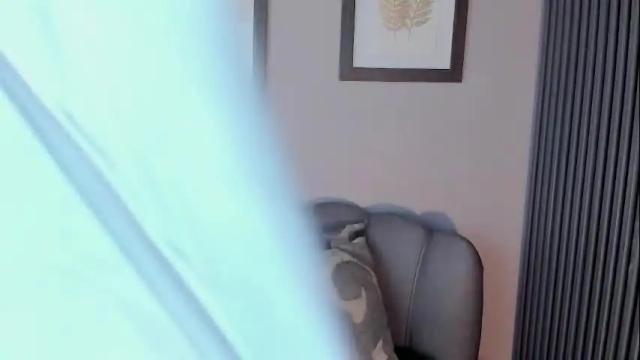 Image 2 of laura_aristizabal_19 Stream on Chaturbate on 23 days ago