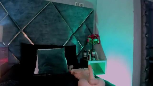 Image 11 of laura_bassi Stream on Chaturbate on 5 days ago