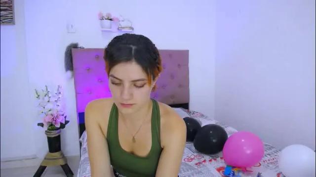 Image 3 of laura_candy02 Stream on Chaturbate on 1 month ago