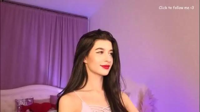 Image 2 of laura_coy Stream on Chaturbate on 2 months ago