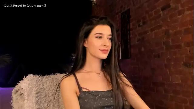 Image 2 of laura_coy Stream on Chaturbate on 27 days ago