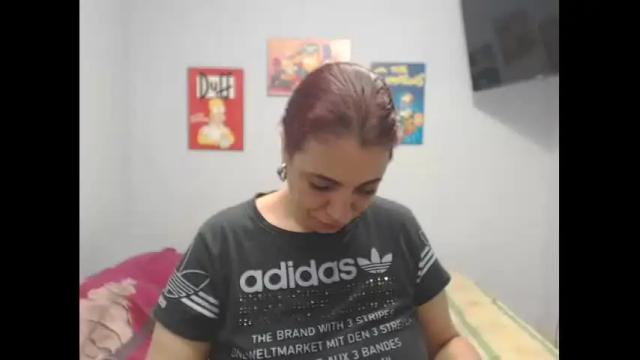 Image 7 of laura_craizy Stream on Chaturbate on 14 months ago