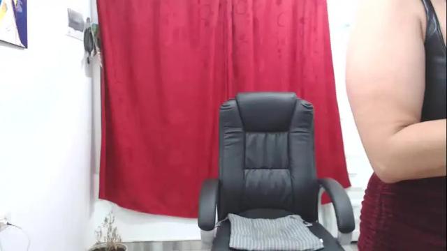 Image 12 of laura_craizy Stream on Chaturbate on 13 days ago