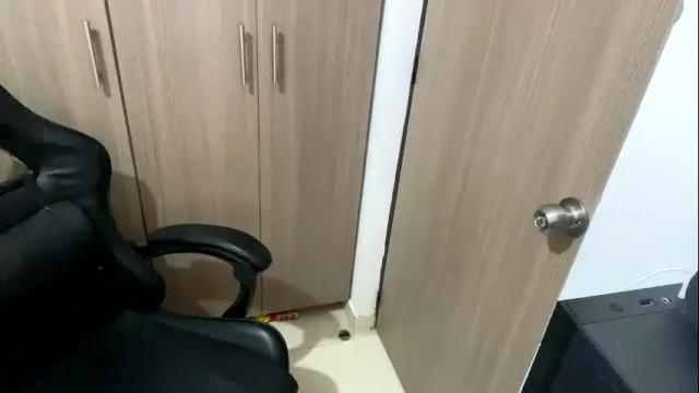 Image 2 of laura_d23 Stream on Chaturbate on 1 month ago