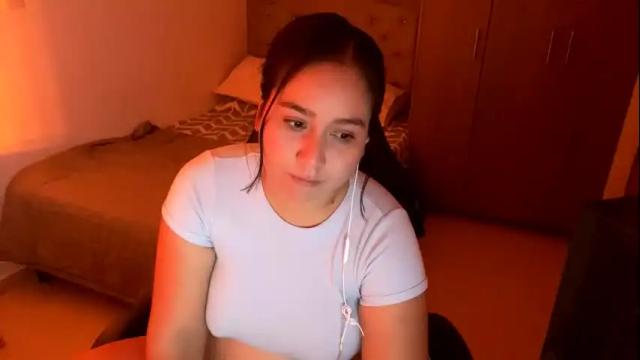 Image 6 of laura_d23 Stream on Chaturbate on 24 days ago