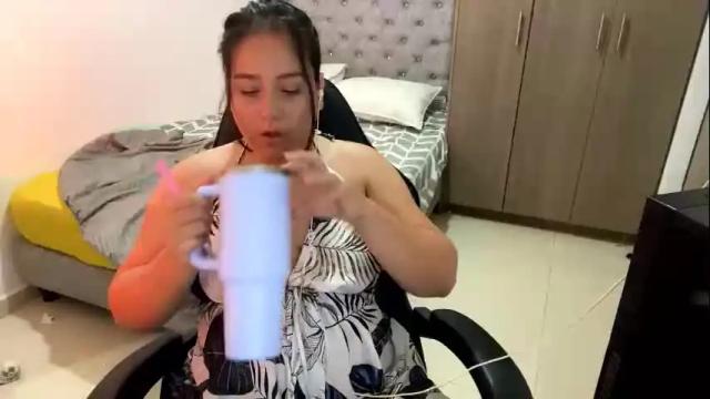Image 3 of laura_d23 Stream on Chaturbate on 12 days ago