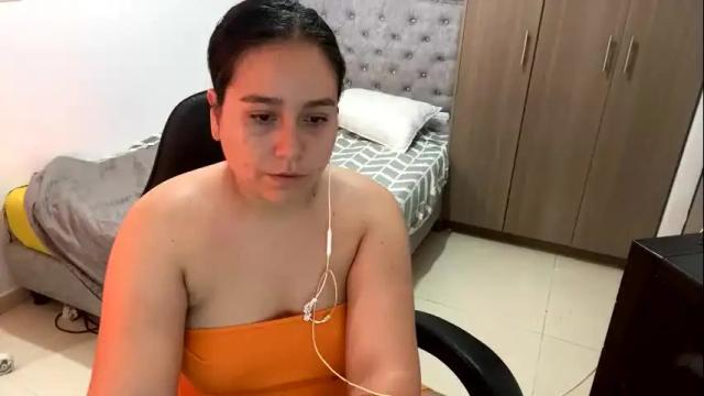 Image 2 of laura_d23 Stream on Chaturbate on 7 days ago