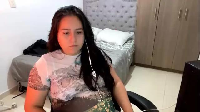 Image 2 of laura_d23 Stream on Chaturbate on 3 days ago