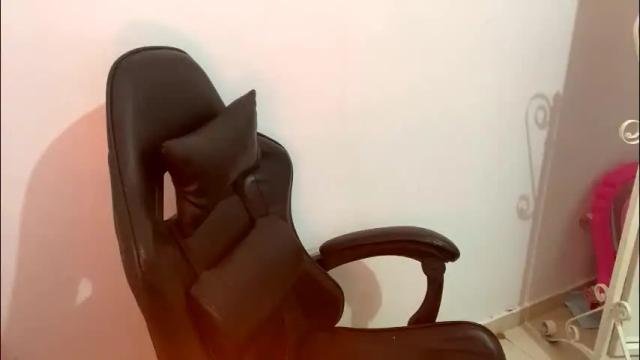 Image 2 of laura_d23 Stream on Chaturbate on 1 month ago
