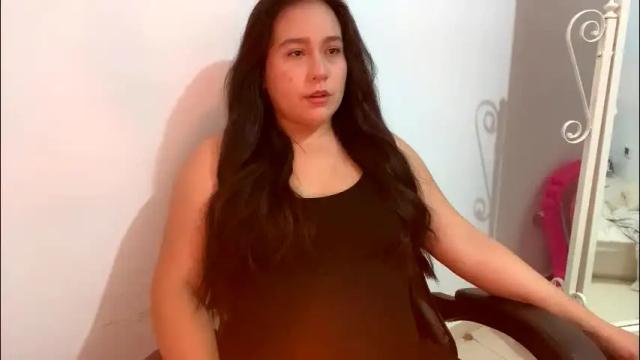 Image 2 of laura_d23 Stream on Chaturbate on 1 month ago